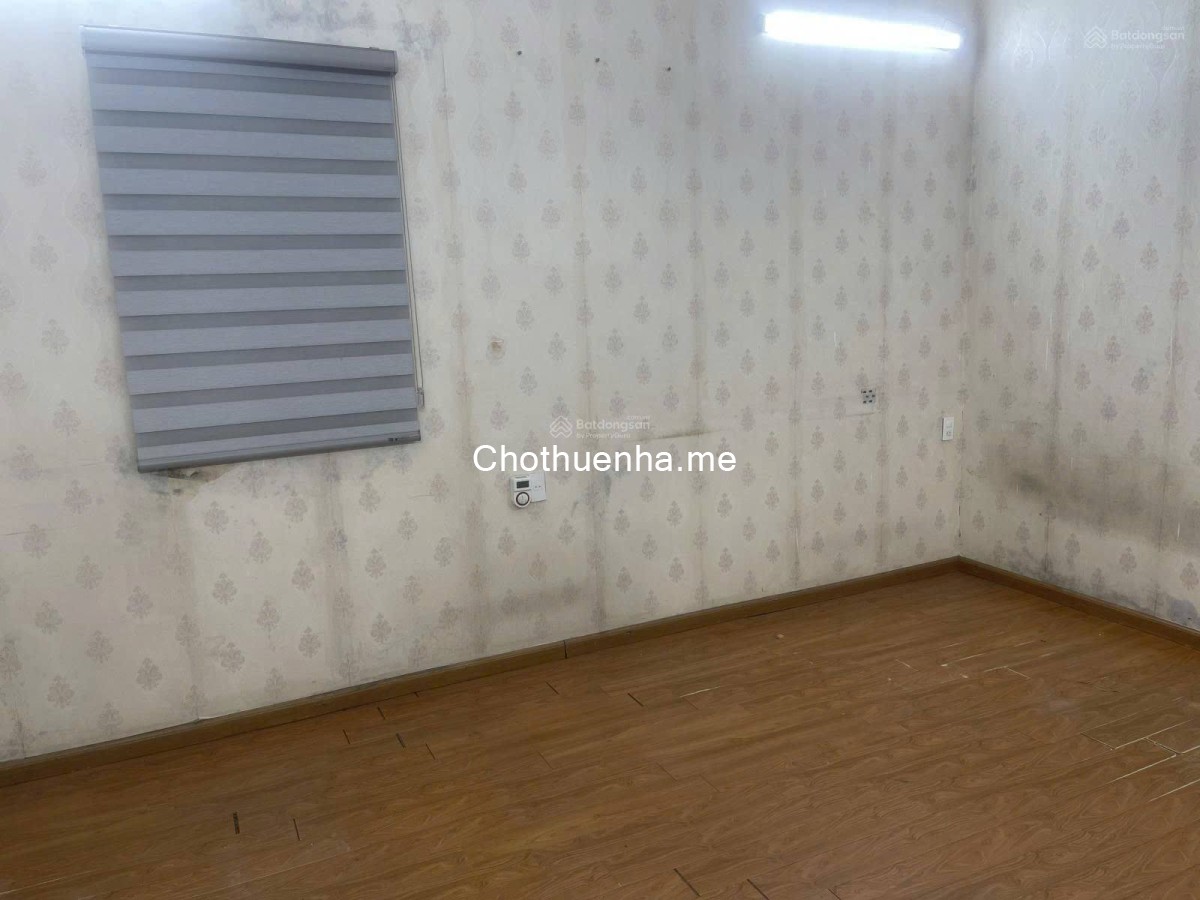 Cho thuê nhà nguyên căn ngõ 593 Minh Khai 30m2x2 tầng, 2 ngủ, thông sàn, 8 triệu