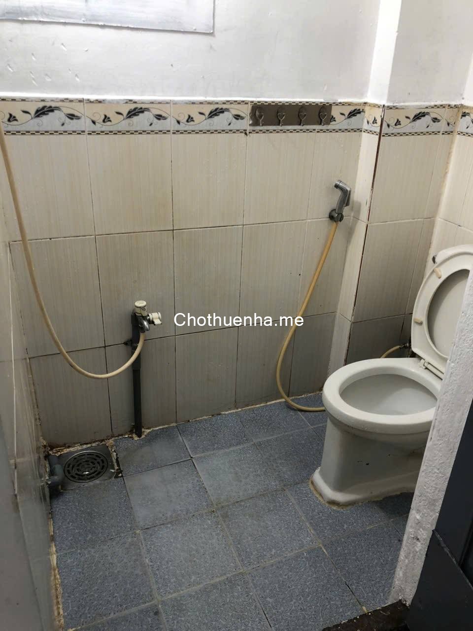 Nhà nguyên căn Trần Phú Quận 5, 1 trệt 1 lầu, ở ngay, 7 triệu/tháng