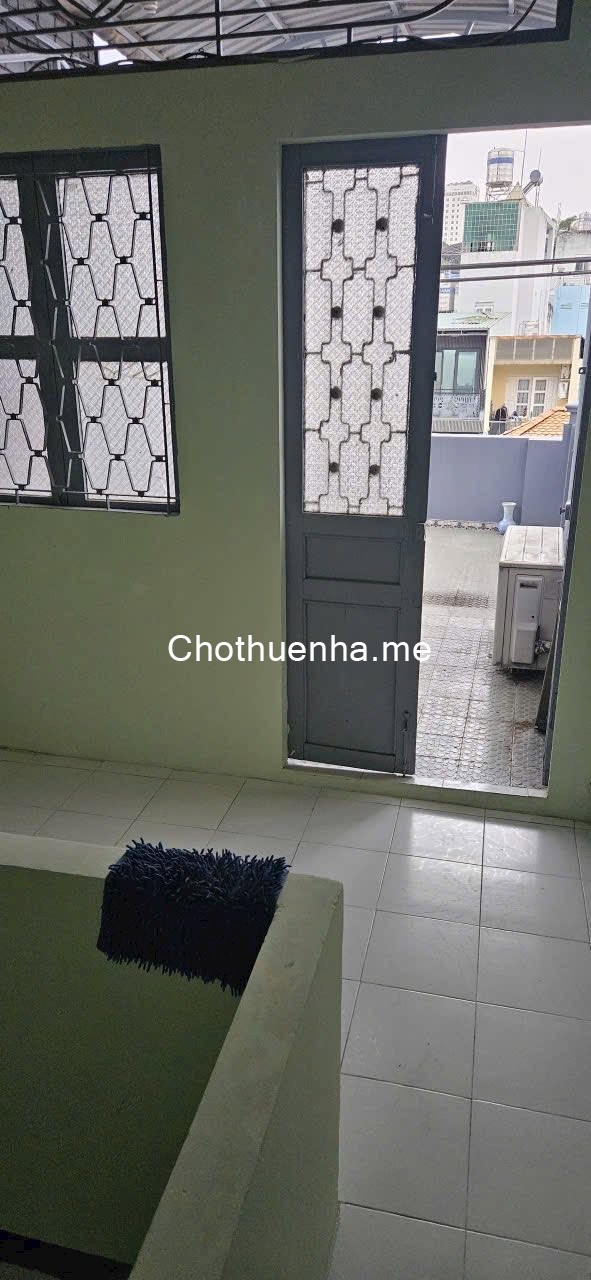 Nhà cho thuê 1 trệt 1 lửng 1 lầu sân thượng Trần Phú Quận 5