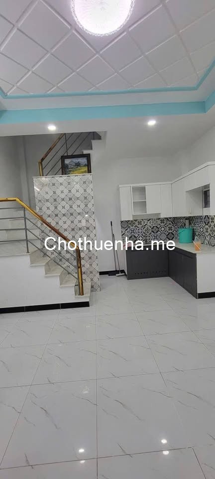 Cho thuê nhà góc Hưng Phú Q8, 1 trệt, 2 lầu, 2PN, giá 10.5 triệu