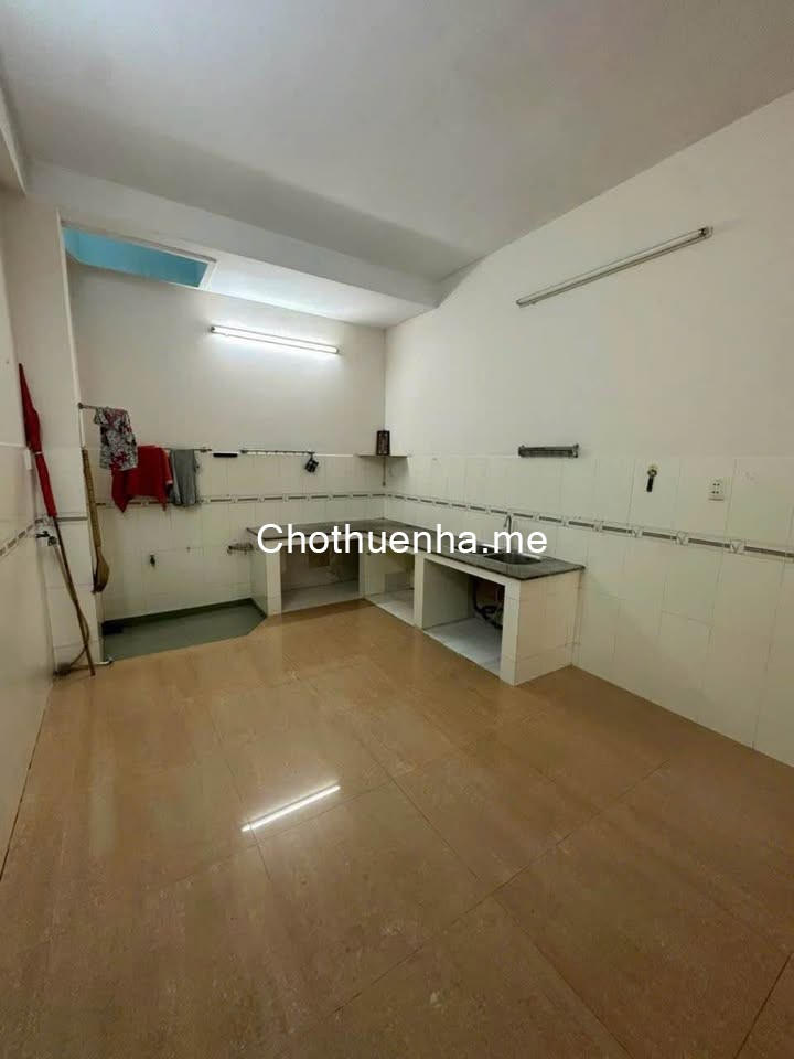 Cho thuê nhà 3 lầu 4 phòng ngủ, Hẻm Dương Bá Trạc, Phường 1, Quận 8