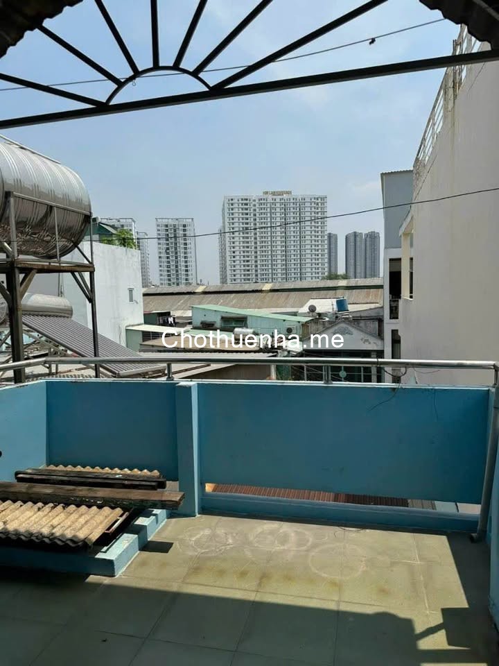 Cho thuê nhà 3 lầu 4 phòng ngủ, Hẻm Dương Bá Trạc, Phường 1, Quận 8