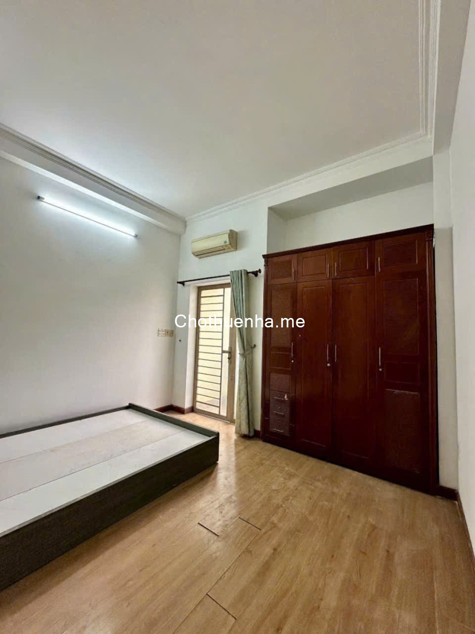 Cho thuê nhà nguyên căn 1 trệt 3 lầu, Nguyễn Thị Xíêu – ngay chân cầu Tân Thuận 2