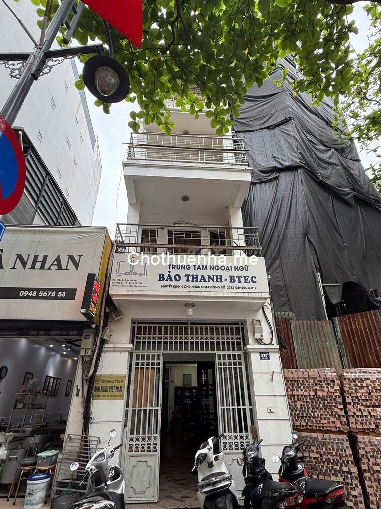 Chính chủ cho thuê nguyên căn sát góc, hướng Đông, mặt phố Bà Triệu, Q.Hai Bà Trưng, Hà Nội.