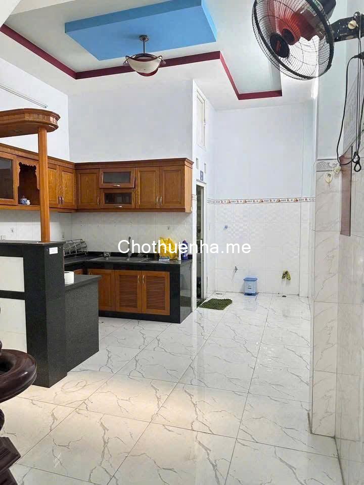 Cho thuê nhà Tân Chánh Hiệp, Quận 12, dt 4m*16m 1trệt 2 lầu 4pn 4wc, sân để xe máy rộngGiá 8tr/ th