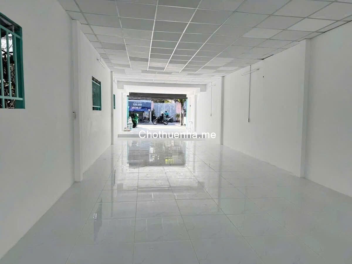 Cho thuê nhà Mt Lê Văn Lương, Quận 7 dt 5x28m ,cấp 4 trống suốt