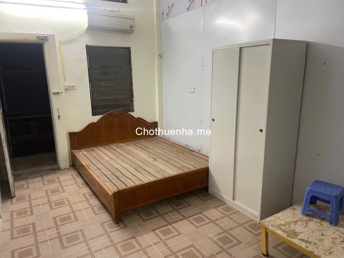 Cho thuê nhà ngõ Đại La 25m x 3 tầng - Giá 7 triệu