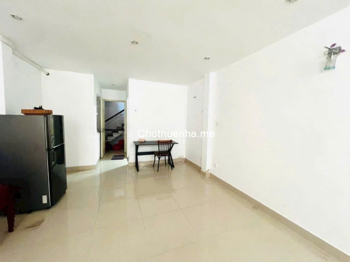 Cho thuê biệt thự sân vườn gần Huỳnh Tấn Phát Q7, 1 trệt 1 lầu – 4PN – 5WC, phù hợp ở, làm văn phòng