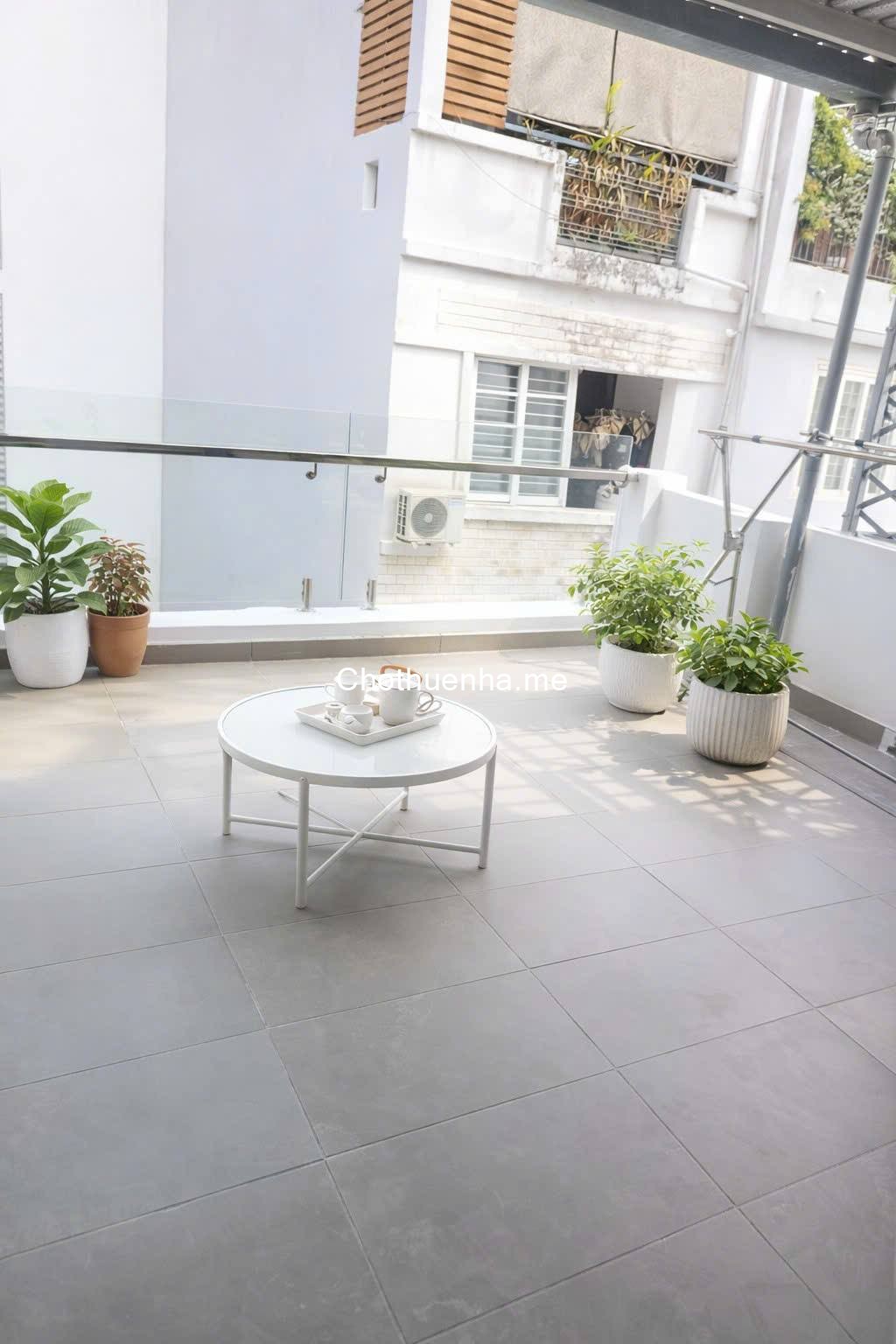 Cho thuê 1 trệt 2 lầu, 3PN, 3WC ngay Cư Xá Đô Thành Quận 3