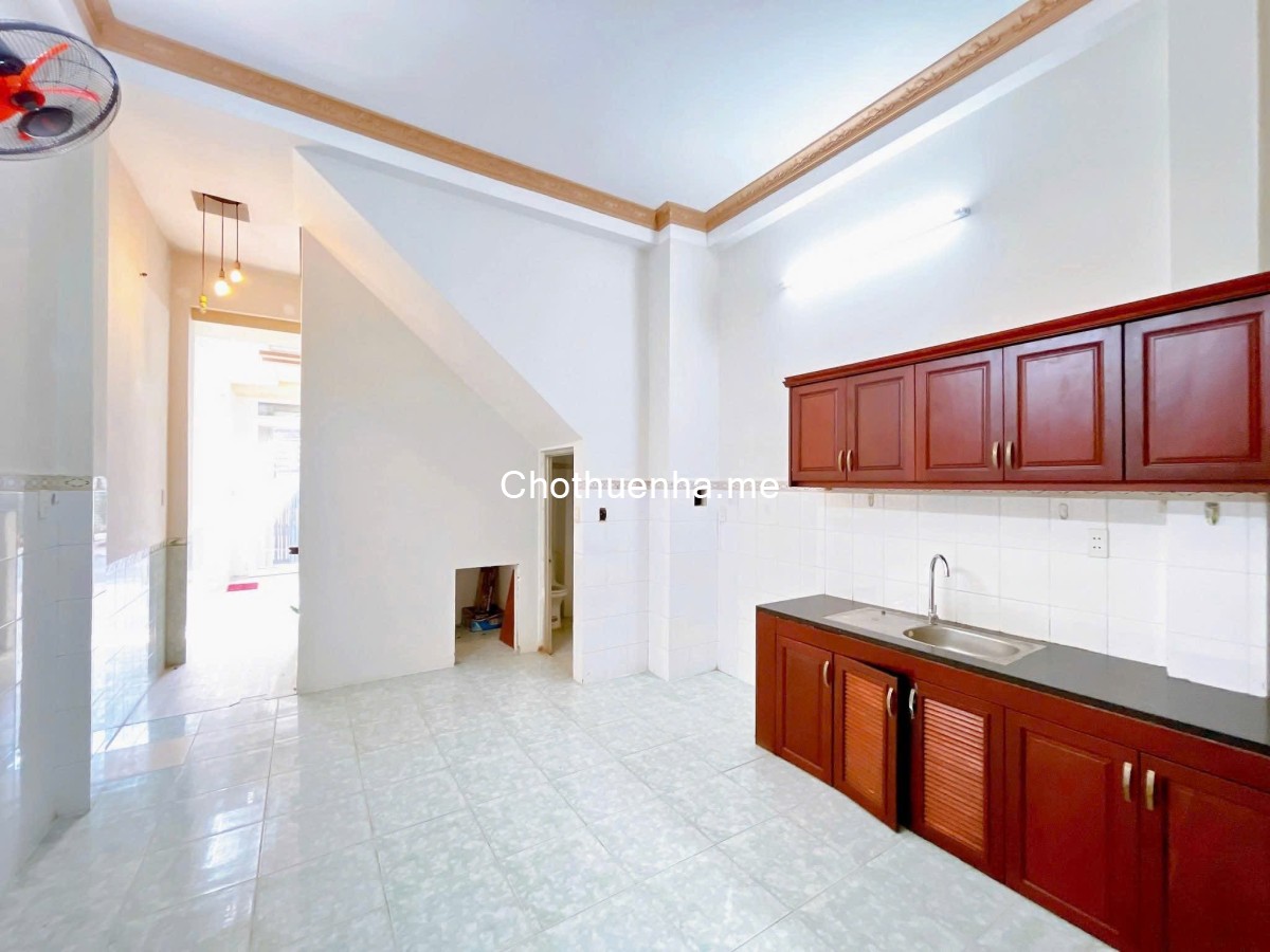 Nhà nguyên căn 2 lầu hẻm 8m thông Trần Tấn 4x14