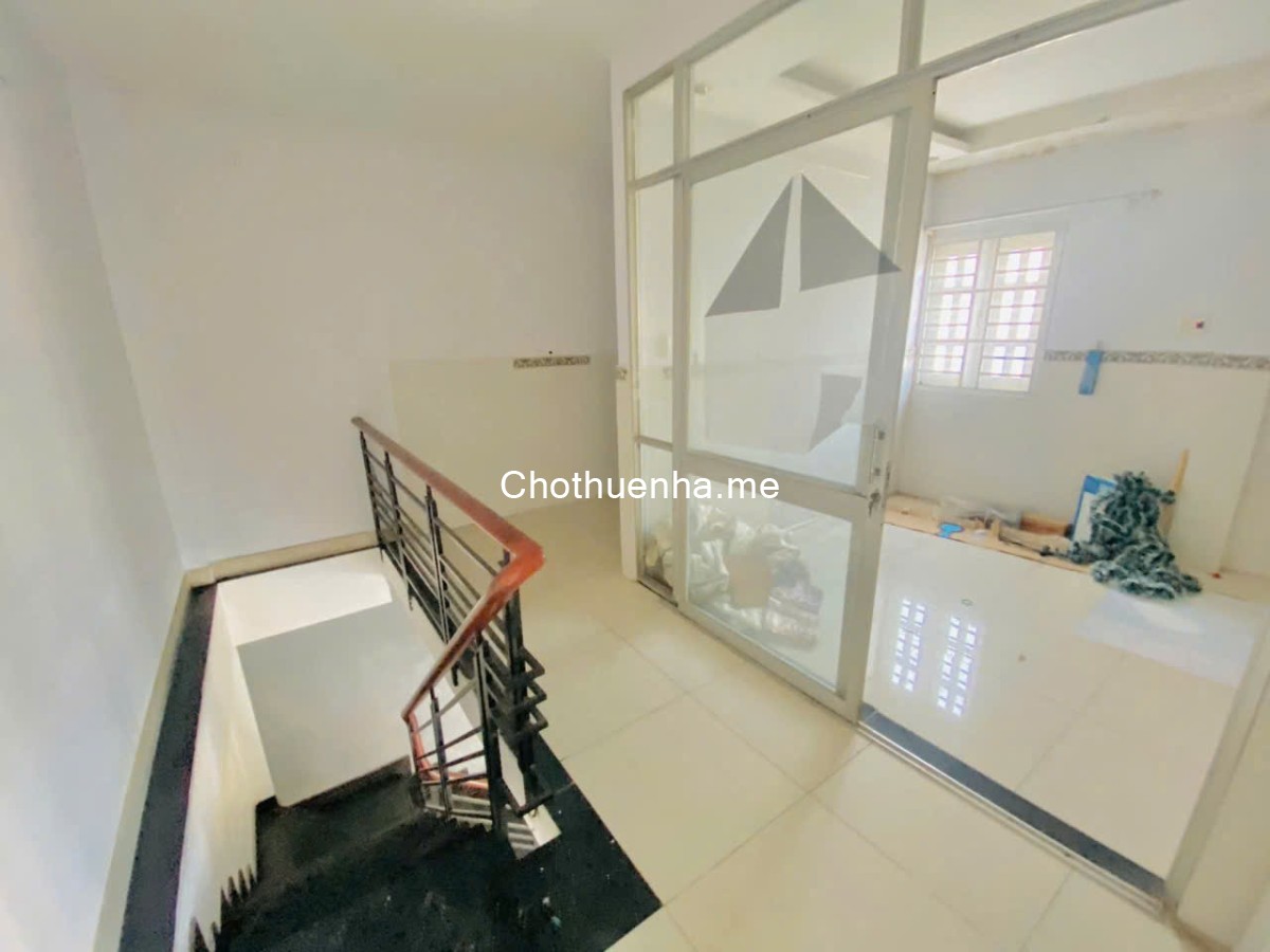 Cho thuê nhà góc 2mt đường Lê Văn Lương, Quận 7 dt 6x20m, 1 lầu trống suốt