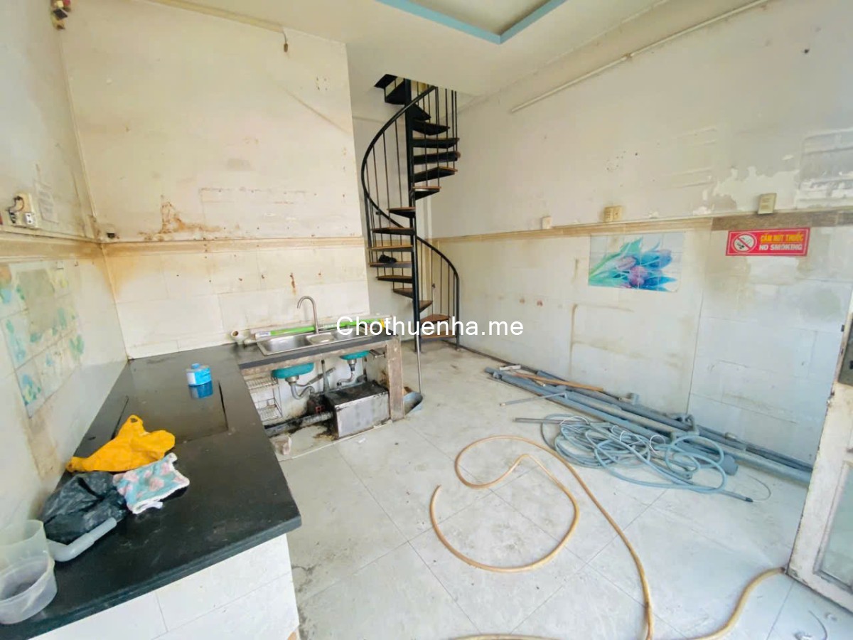 Cho thuê nhà góc 2mt đường Lê Văn Lương, Quận 7 dt 6x20m, 1 lầu trống suốt