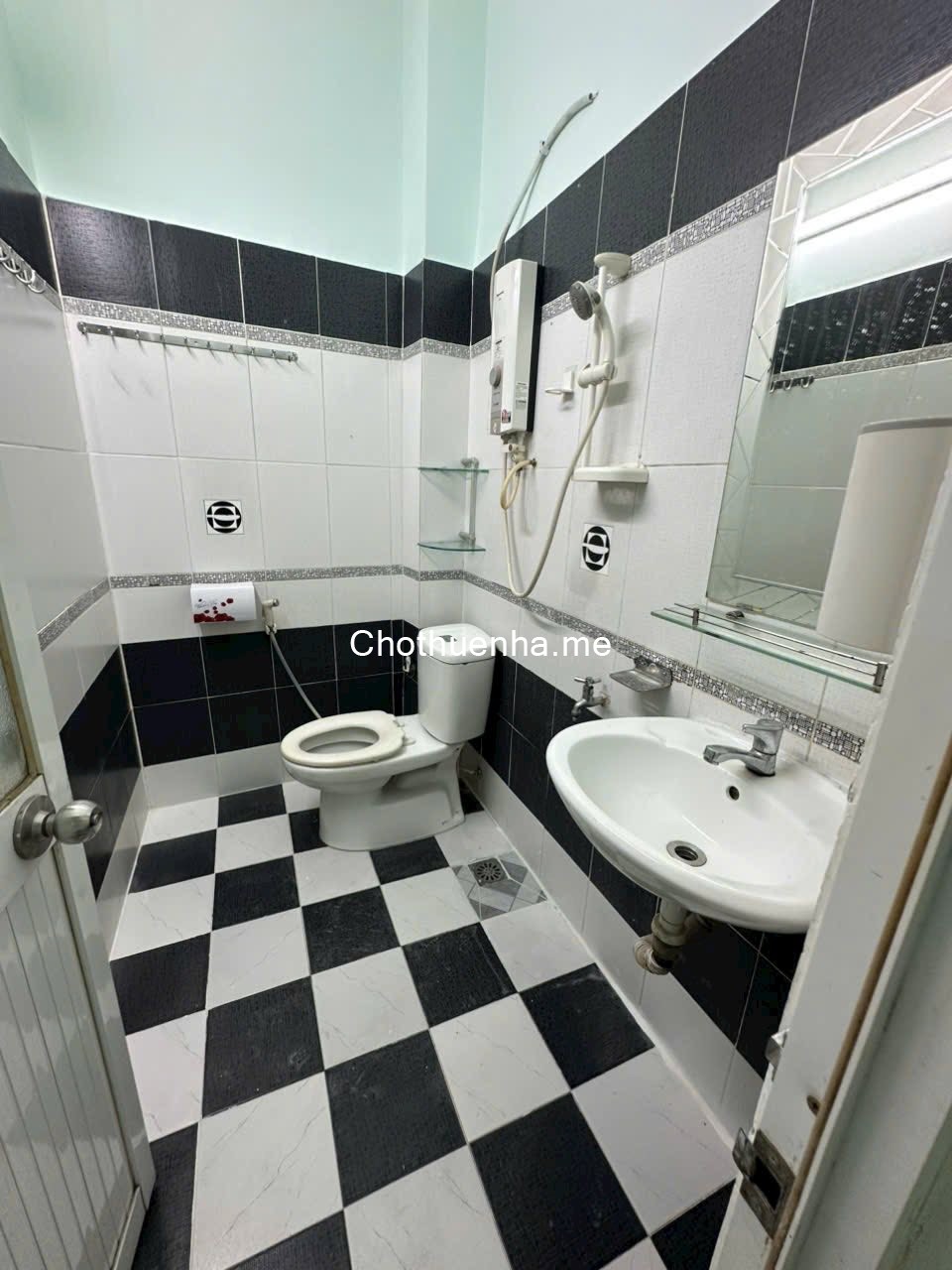 Nhà cho thuê hẻm Thái Phiên q11, trệt 1 lầu 2 phòng ngủ 2 tolet ( có sẵn 2 máy lạnh)