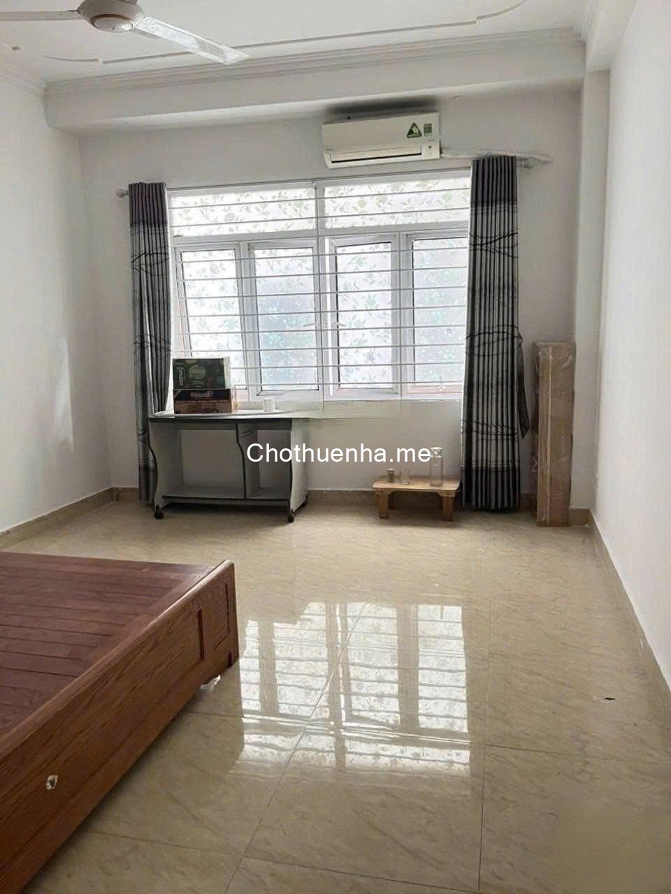 Cho thuê nhà ngõ Định Công Thượng, 35m2 x 4 tầng, 9.5 triệu ở gđ nhóm đều oke