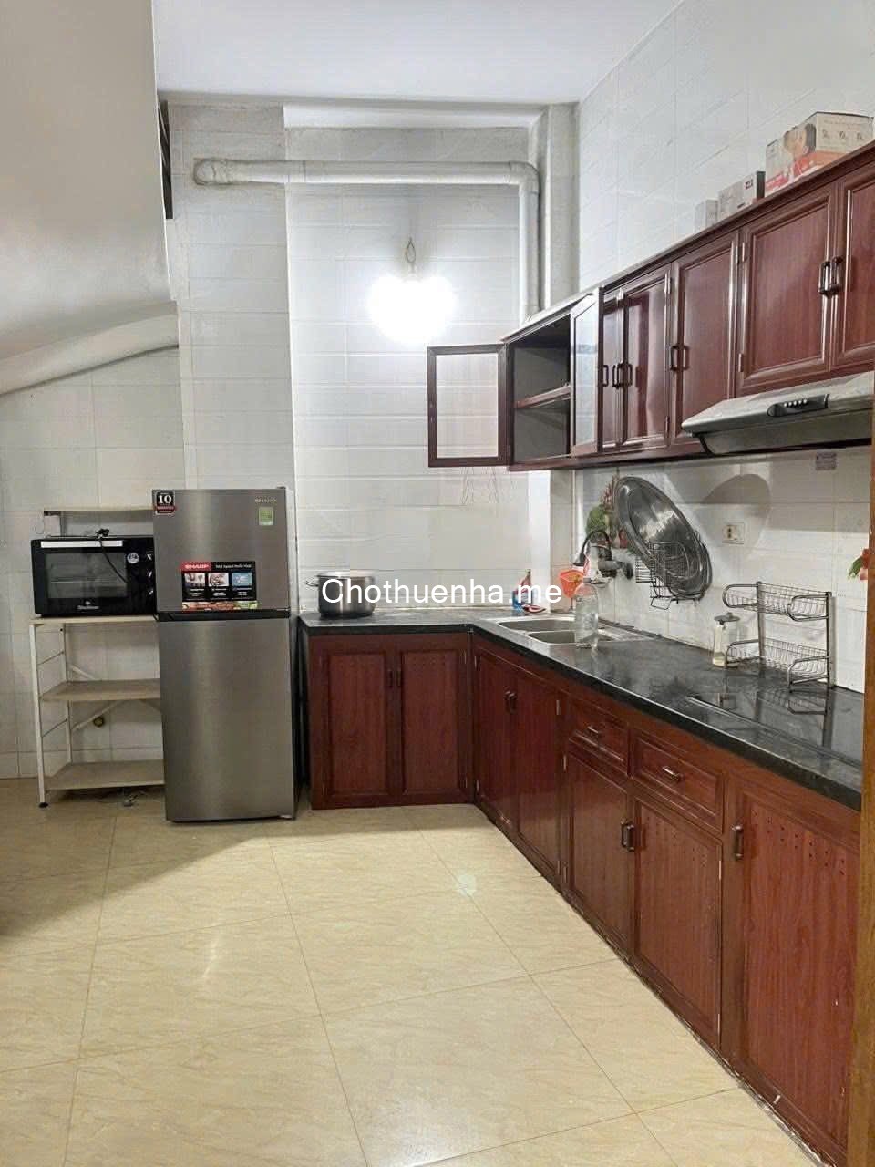 Cho thuê nhà ngõ Định Công Thượng, 35m2 x 4 tầng, 9.5 triệu ở gđ nhóm đều oke