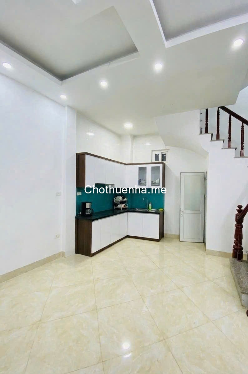 Cho thuê nhà Giáp Nhị 35m2x5 tầng, 4 ngủ, 4 vệ sinh ở gđ hoặc nhóm vào ngay