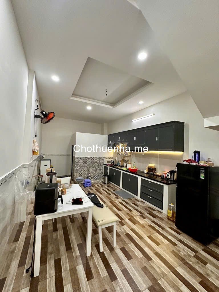 Cho thuê nhà mặt tiền đường 17 - Q7, 2 tầng – 3PN – 4WC,