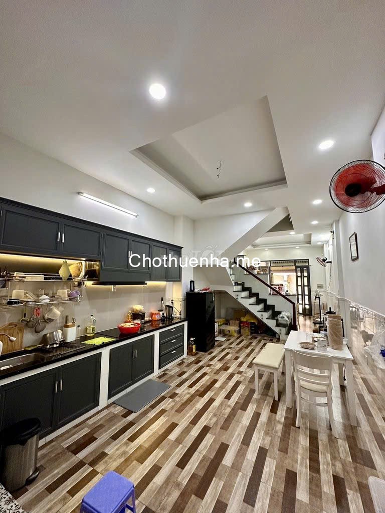 Cho thuê nhà mặt tiền đường 17 - Q7, 2 tầng – 3PN – 4WC,