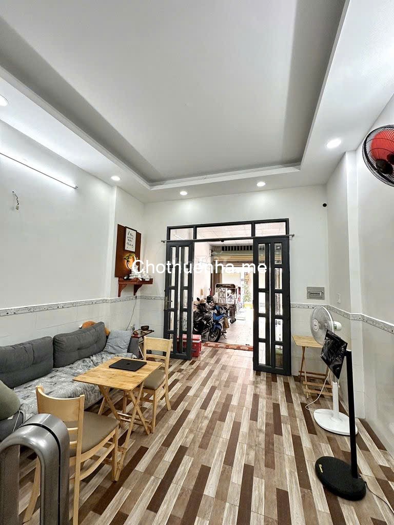 Cho thuê nhà mặt tiền đường 17 - Q7, 2 tầng – 3PN – 4WC,