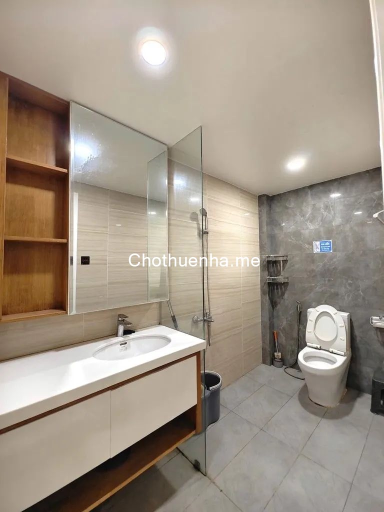 Cho thuê nhà Nguyễn Tất Thành, Phường 18, Quận 4, 1 trệt – 3 lầu