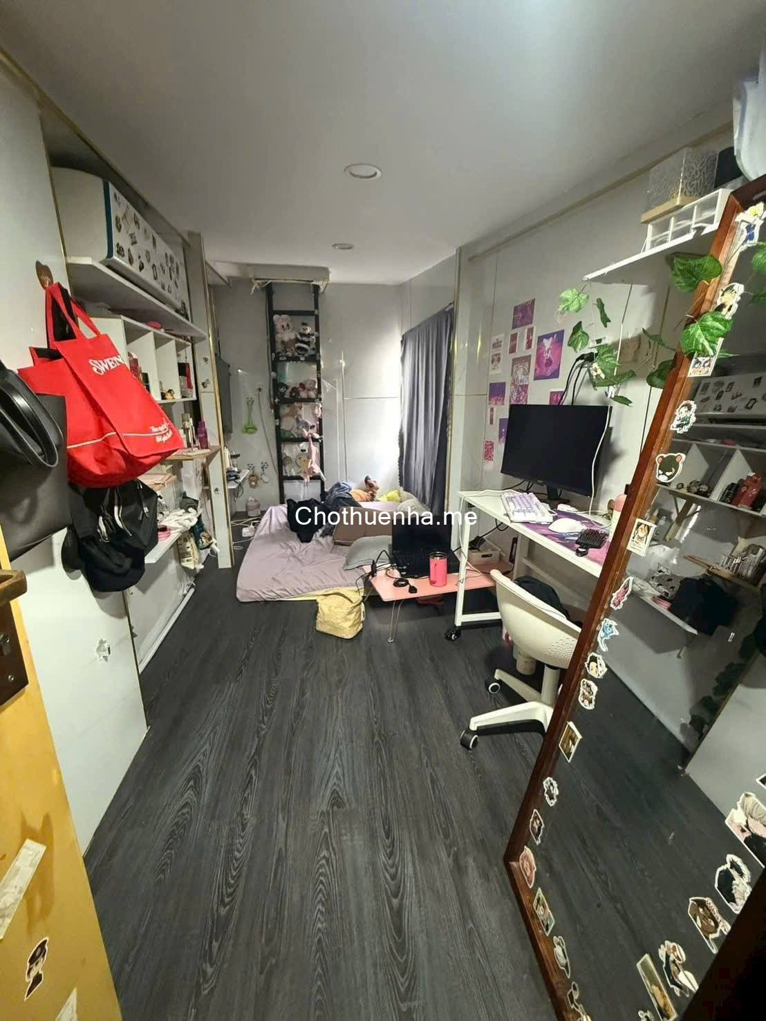 Hẻm đường Bến Vân Đồn, P. Khánh Hội – khu an ninh, thuận tiện di chuyển