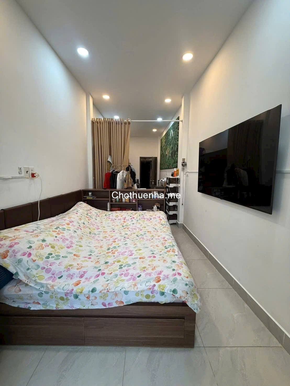 Hẻm đường Bến Vân Đồn, P. Khánh Hội – khu an ninh, thuận tiện di chuyển