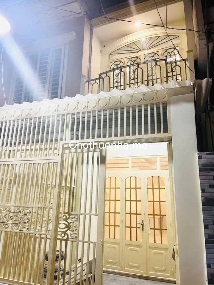 Cho thuê nhà 3PN sạch sẽ, thoáng mát tại Đoàn Văn Bơ, Quận 4