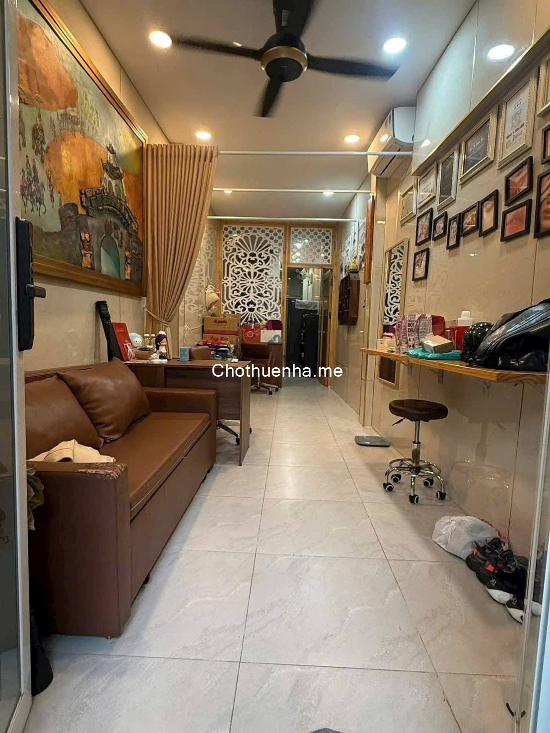 Hẻm đường Bến Vân Đồn, P. Khánh Hội – khu an ninh, thuận tiện di chuyển