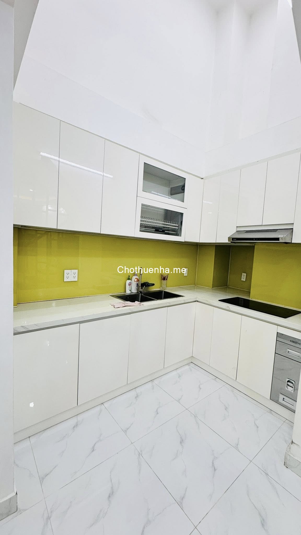 Cho thuê nhà 3PN – 4WC có 2 máy lạnh tại Xóm Chiếu, Quận 4