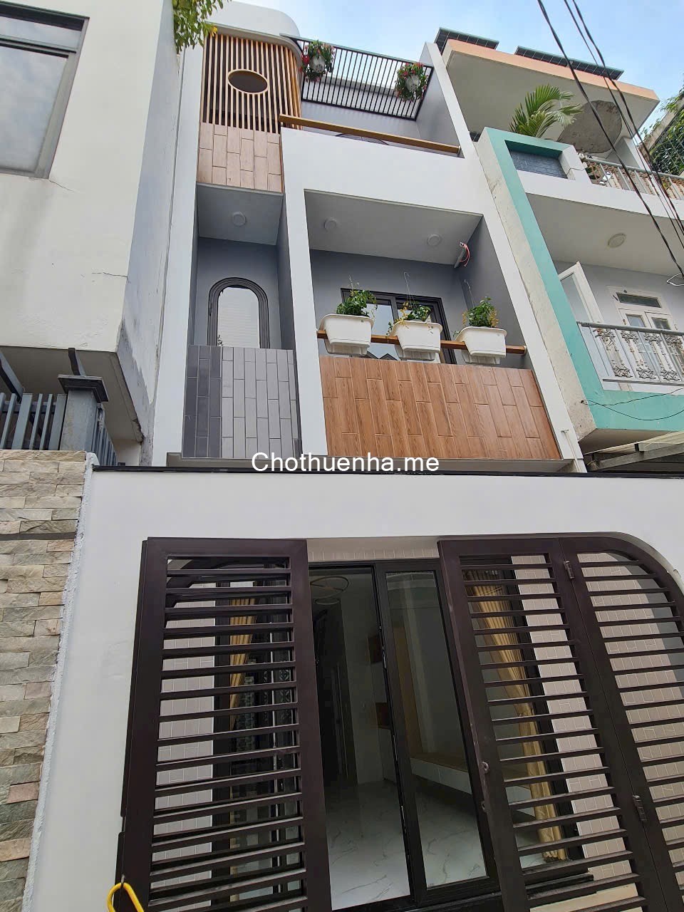 Nhà 1 trệt 2 lầu hẻm xe hơi gần ngã ba Mỹ Thành đường Hoàng Hữu Nam