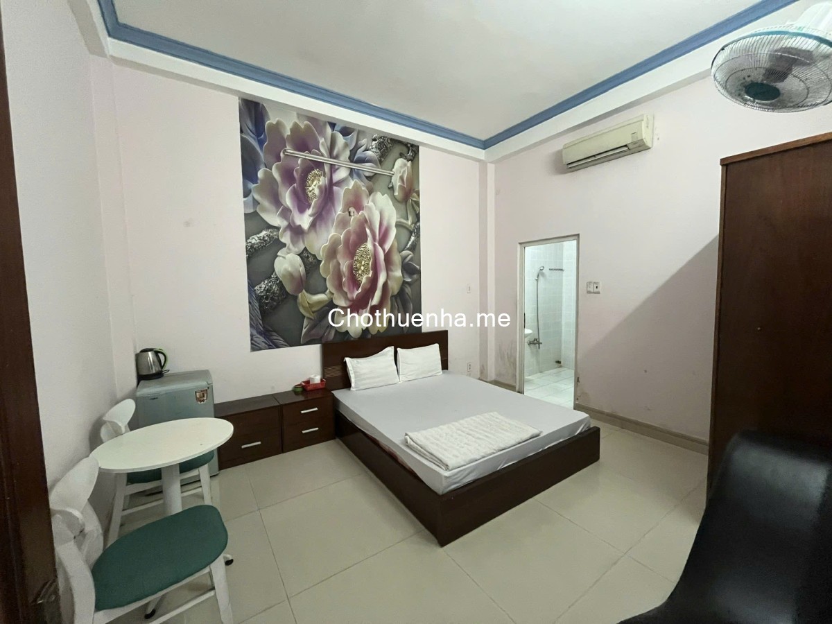 Sang khách sạn Mặt Tiền đường Huỳnh Tấn Phát, Quận 7