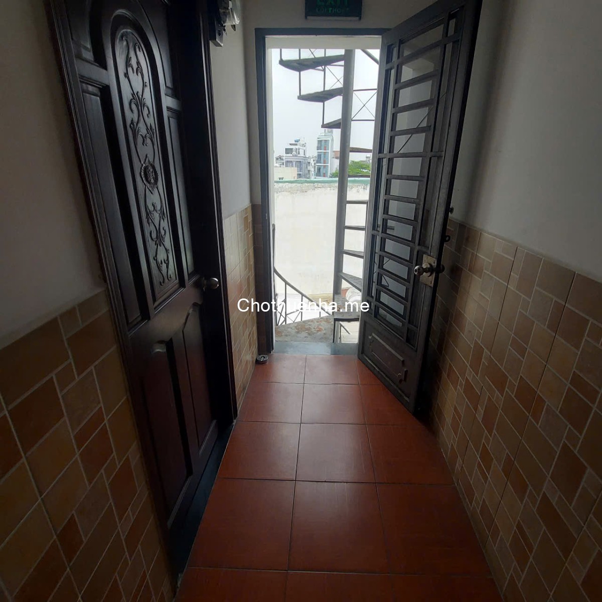 Sang khách sạn 18 phòng/có thang máy (giá 50 triệu) Quận Tân Phú.