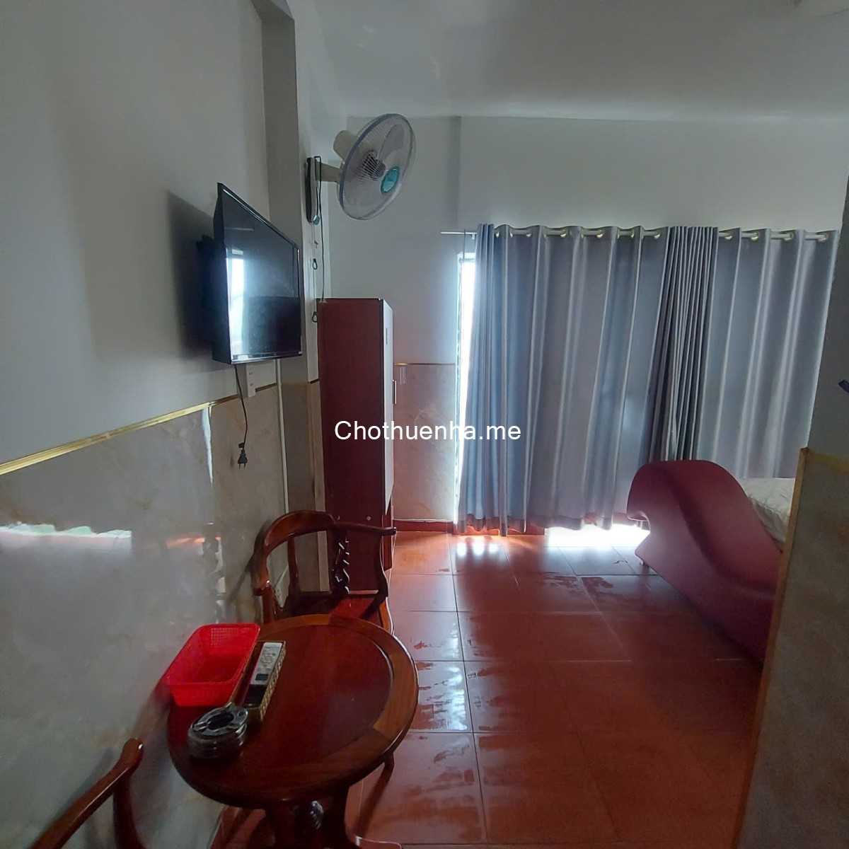 Sang khách sạn 18 phòng/có thang máy (giá 50 triệu) Quận Tân Phú.