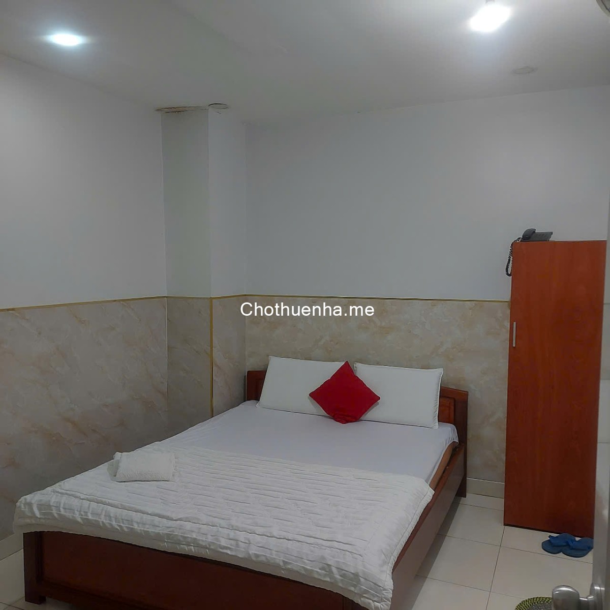 Sang khách sạn 18 phòng/có thang máy (giá 50 triệu) Quận Tân Phú.