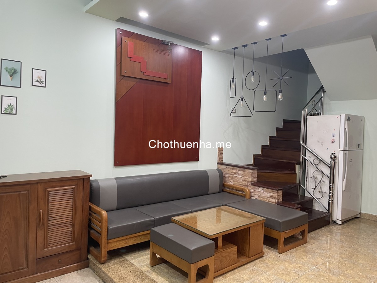 Cho thuê nhà 4 tầng tại Ngõ 639 Hoàng Hoa Thám, Ba Đình. Kinh doanh hoặc ở. Chỉ 12tr