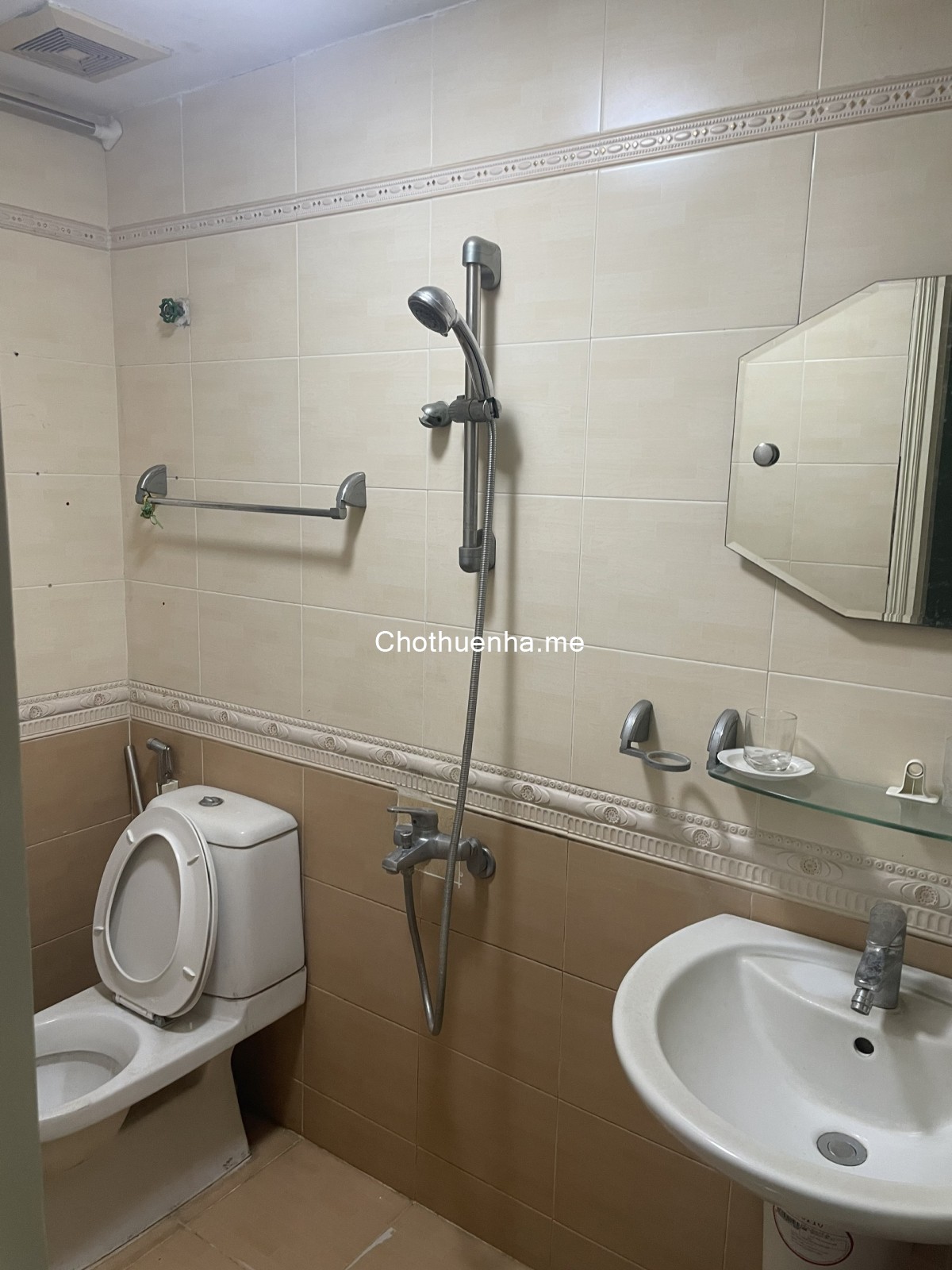 Cho thuê nhà 4 tầng tại Ngõ 639 Hoàng Hoa Thám, Ba Đình. Kinh doanh hoặc ở. Chỉ 12tr