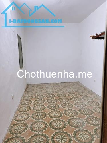 Cho thuê nhà ngõ Chợ Khâm Thiên- Đống Đa - dt 30 m2*2,5 tầng - Giá 6tr