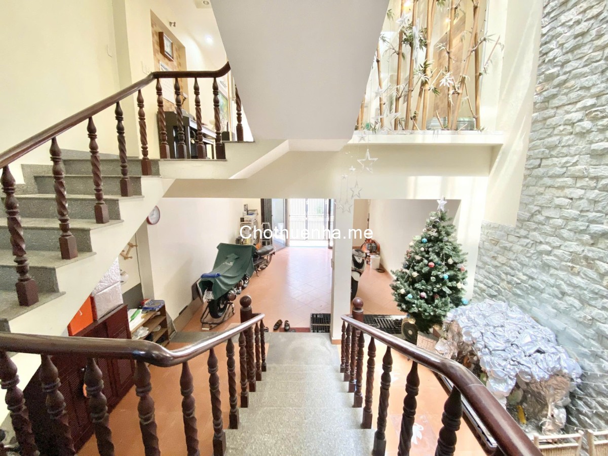 Cho thuê nhà phố mặt tiền cạnh LOTTE, Tân Quy, Quận 7