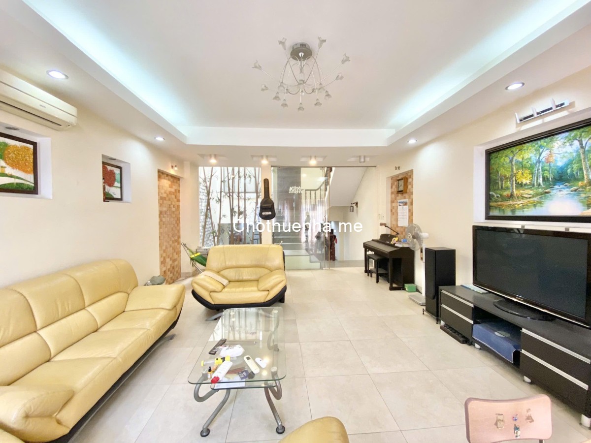 Cho thuê nhà phố mặt tiền cạnh LOTTE, Tân Quy, Quận 7