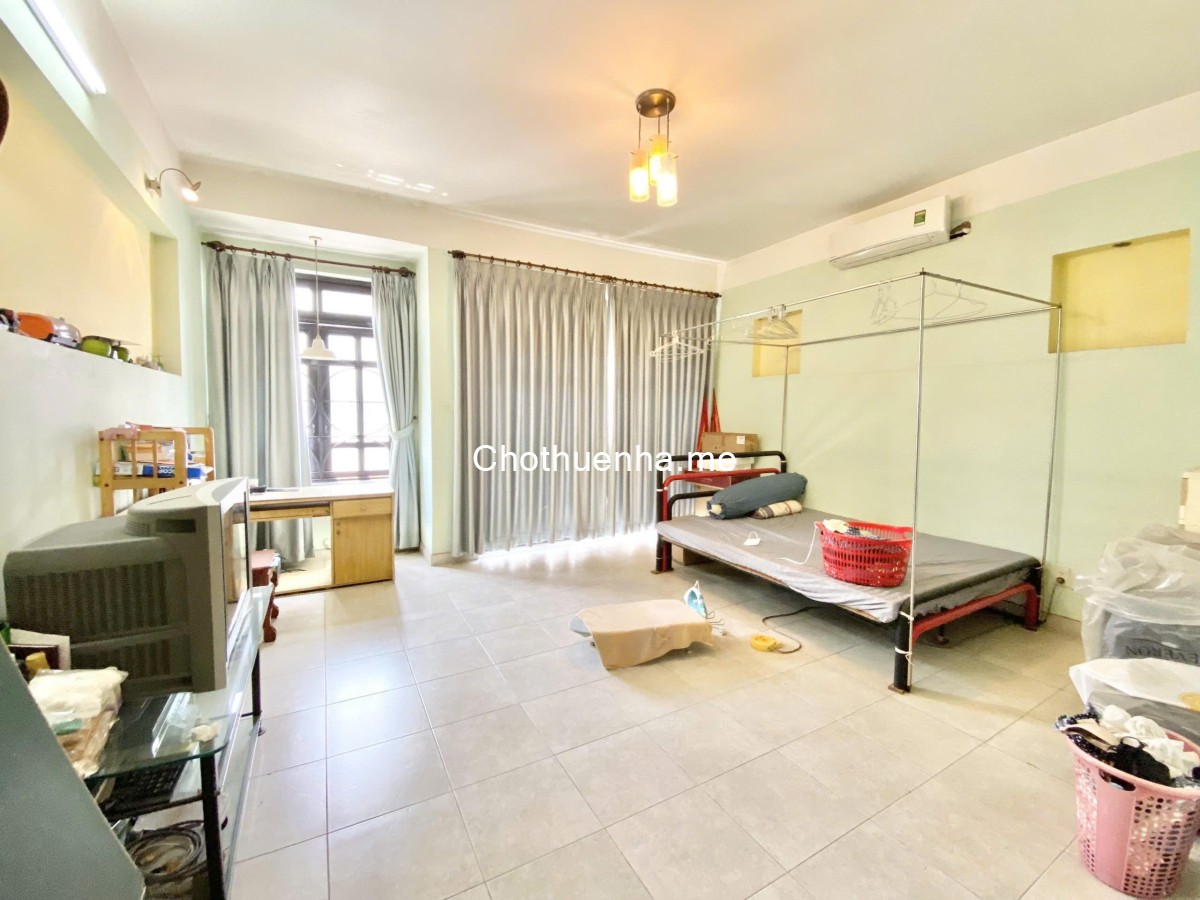 Cho thuê nhà phố mặt tiền cạnh LOTTE, Tân Quy, Quận 7