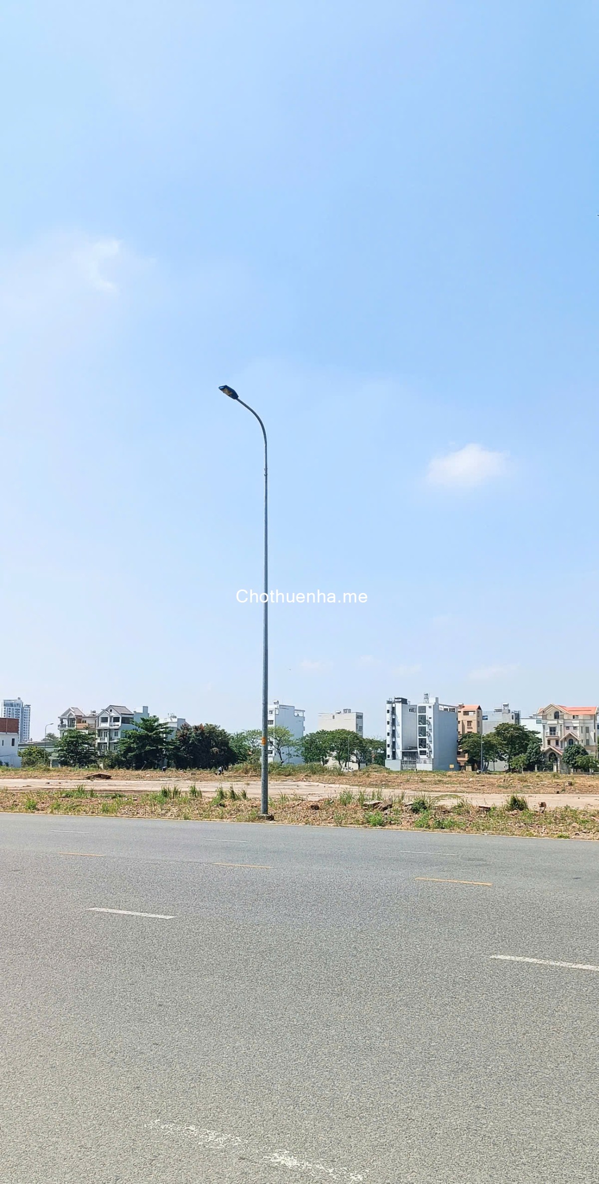 Cho thuê đất 4 mặt tiền đường Trương Văn Bang, gần Ủy ban, vuông vức, có sẵn nền bê tông