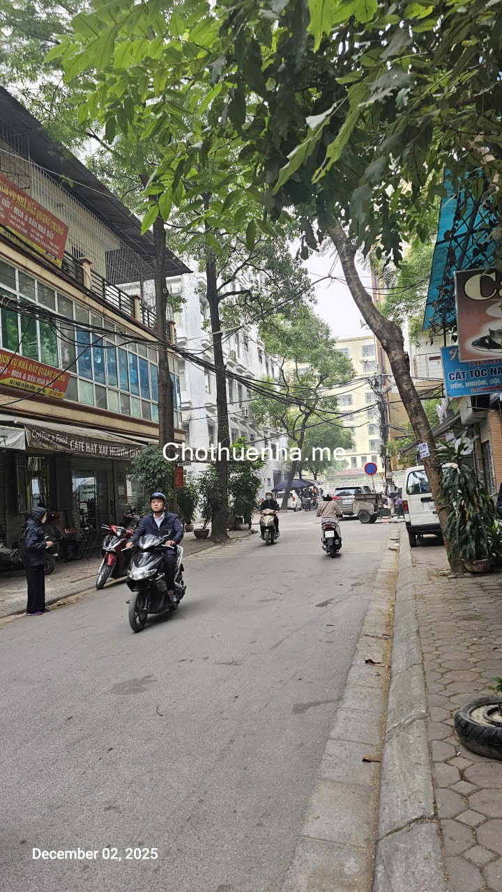 Cho thuê nhà mới kính koong, có thang máy, hợp làm văn phòng tại số 8 ngõ 19 Kim Đồng