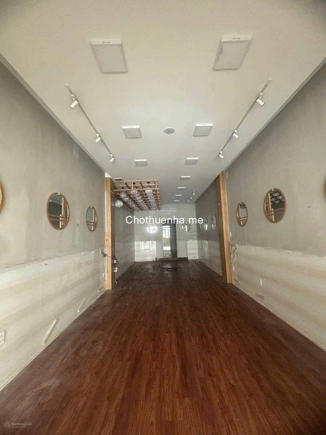 Cho thuê nhà nguyên căn Mặt tiền Phan Huy Ích, 4 tầng, đẹp, chắc chắn