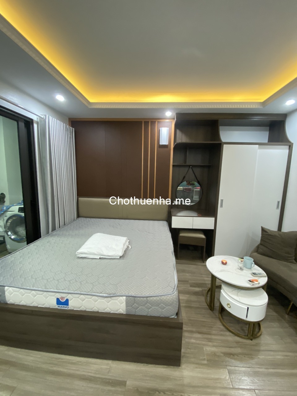 Cho thuê Căn hộ dịch vụ giá rẻ tại Ngõ 193 Trích Sài. Ban công View hồ cực thoáng. Chỉ 6.5tr