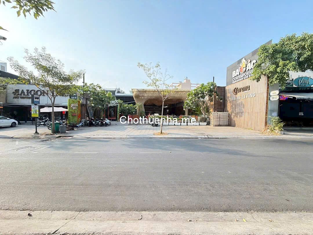 Cho thuê nhà mặt tiền đường Xuân Thủy Thảo Điền, ngang 20m, giá tốt