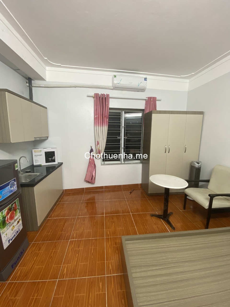 Cho thuê Căn hộ Apartment - CCMN tại Ngõ 193 Trích Sài, Tây Hồ. Ban công rộng thoáng. Chỉ 7tr