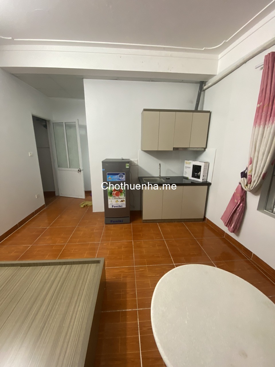 Cho thuê Căn hộ Apartment - CCMN tại Ngõ 193 Trích Sài, Tây Hồ. Ban công rộng thoáng. Chỉ 7tr