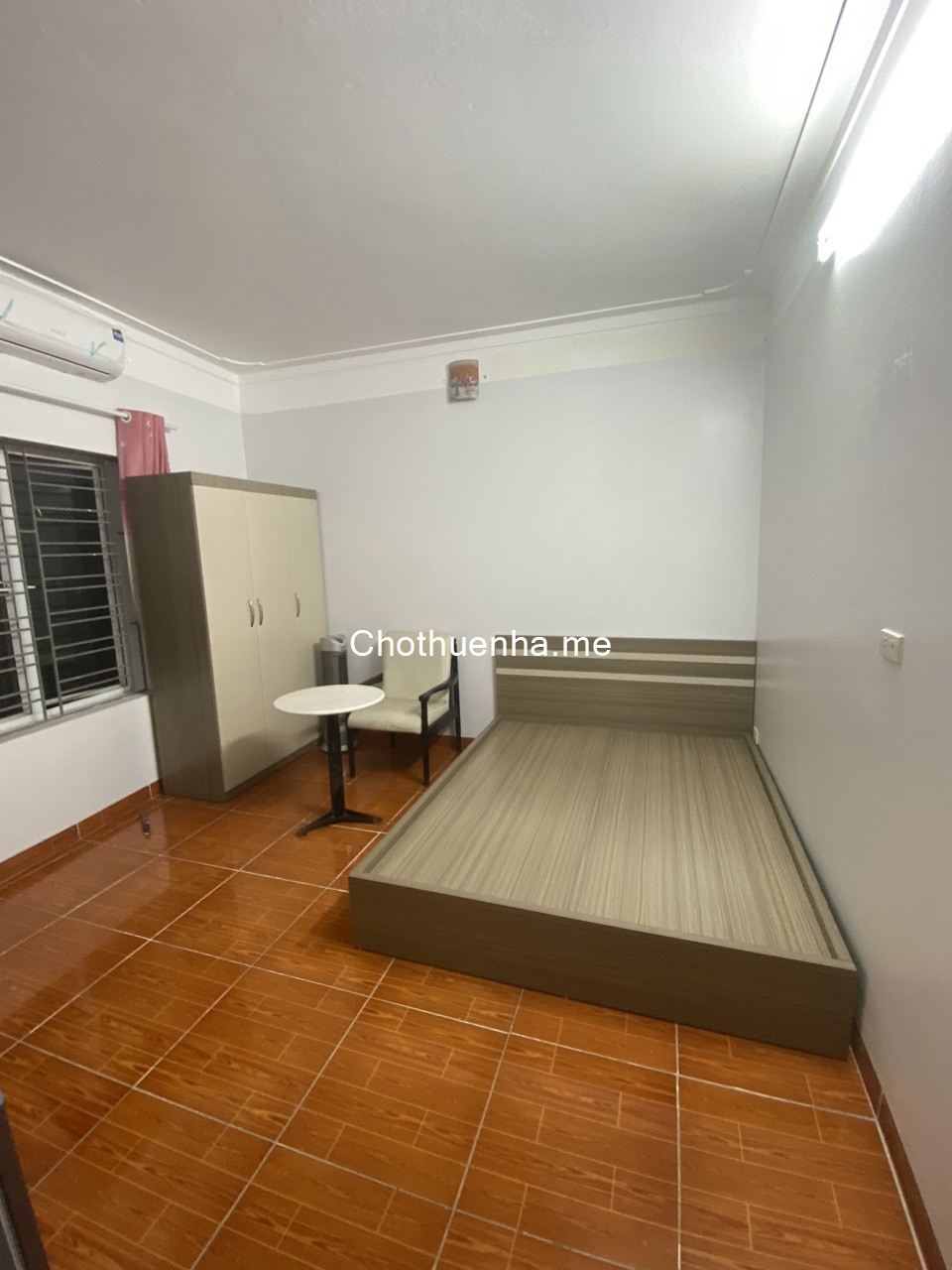 Cho thuê Căn hộ Apartment - CCMN tại Ngõ 193 Trích Sài, Tây Hồ. Ban công rộng thoáng. Chỉ 7tr