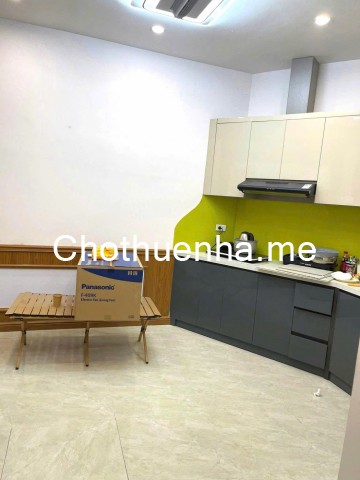 Cho thuê nhà ngõ Đội Cấn 40m2 x 4 tầng, 5 ngủ, 16.5 triệu vào ngay