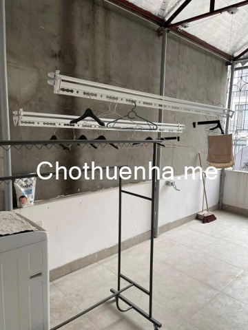 Cho thuê nhà ngõ Đội Cấn 40m2 x 4 tầng, 5 ngủ, 16.5 triệu vào ngay